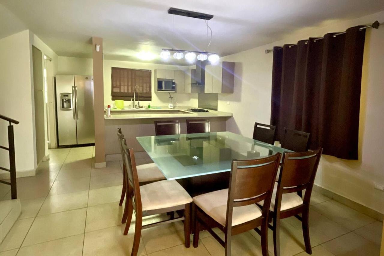 הוילה מונטריי Altabrisa Residencial מראה חיצוני תמונה