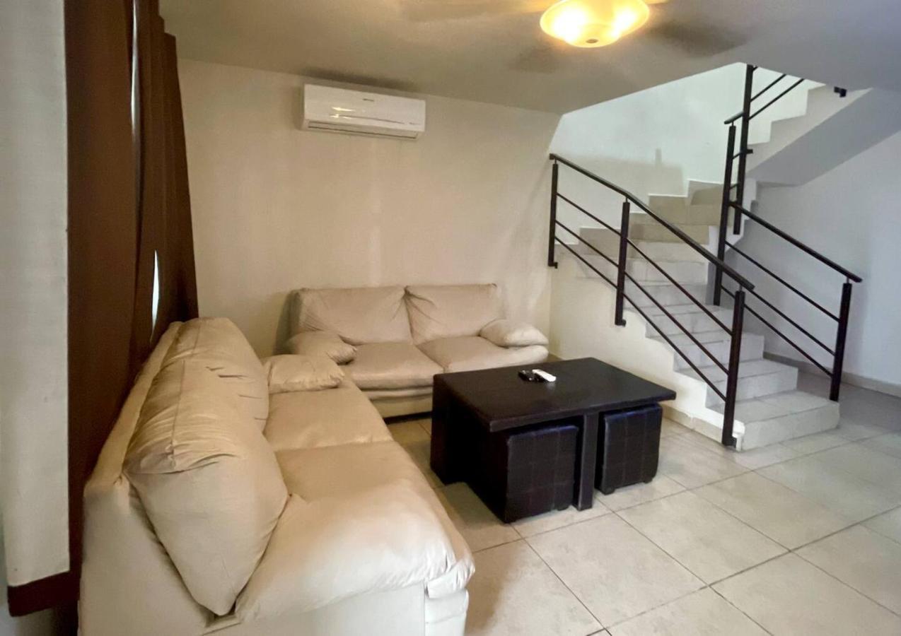 הוילה מונטריי Altabrisa Residencial מראה חיצוני תמונה